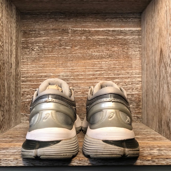 Asics Womens Gel Nimbus 21 1012A156 Gray Running - Picture 6 of 8